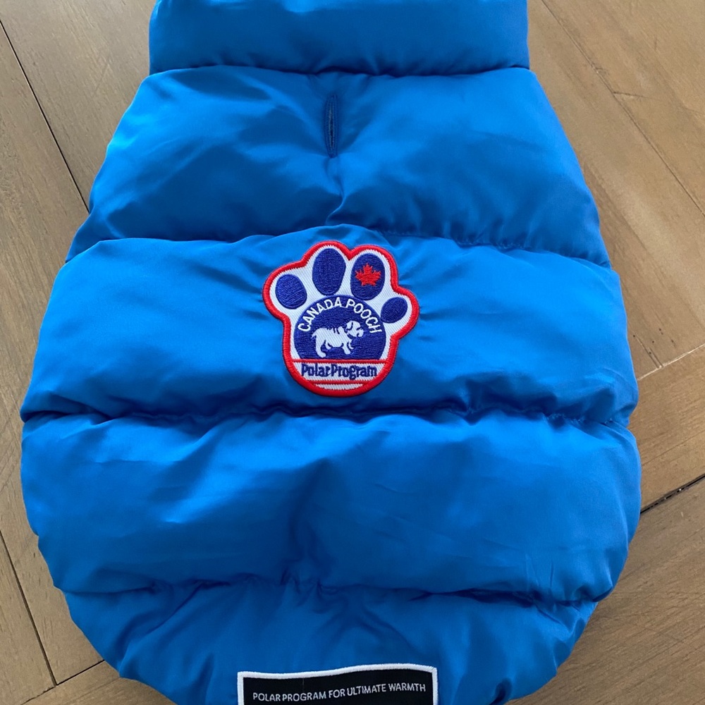 Canada Pooch dog coat size 14+